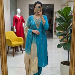 beautifully crafted kurti set,